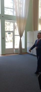 Президентская чета – Вадим и Светлана Красносельские пришли на участок во Дворце Республики