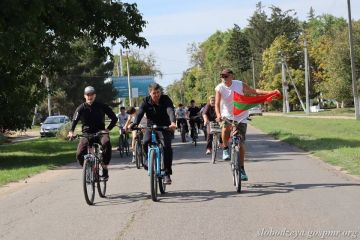 Более 80 человек приняли участие в праздничном велопробеге в Слободзее в честь 257-й годовщины первого летописного упоминания о городе