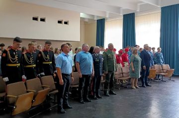 Международный день мира. В бендерской школе №18 отметили Международный день мира. В мероприятии принял участие депутат Верховного Совета ПМР по округу №4 «Ленинский» Юрий Кара
