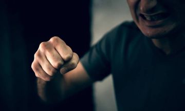 Претензии из-за увольнения привели к телесным повреждениям