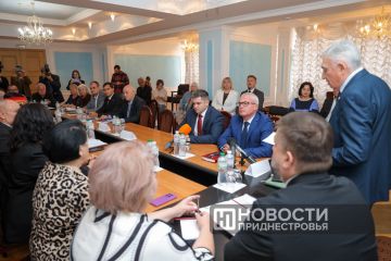 «Разные корни – общий дом» — это тема круглого стола, который сейчас проходит во Дворце Республики в Тирасполе
