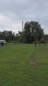 Пожарные тушат пожар на бегу: остановились, быстро потушили, побежали дальше
