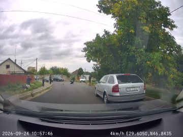 Тирасполь около магазина перекрёсток на казармах , машина ударила человека и скрылась