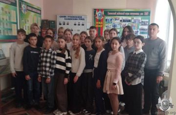 Воспитывая патриотов. . О Каменском РОВД, его истории и деятельности милиционеров узнали шестиклассники городской общеобразовательной средней школы № 2 с гимназическими классами