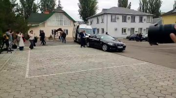 Молдавский переговорщик Валерий Киверь только что приехал в Тирасполь в офис миссии ОБСЕ
