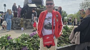 Иностранцам предлагают экскурсии до 128 долларов за несколько часов в Приднестровье - "там как в СССР": Что привлекает заморских путешественников на левом берегу Днестра и почему там интереснее, чем в Кишиневе