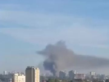 В Киеве прилёт по складу в районе станции метро «Почайна»