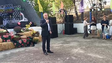 ������������ ����������� ���������� ������ �������� ��������� ϸ�� �������� � ���� �������������� ����� ������� ����� ������� ����� � �������� ������ � ����������� ����������������� ������������: