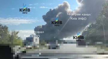 Мощный пожар в Броварах в Киеве после прилетов