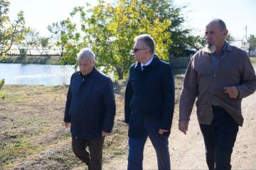 Президент посетил центр селекции и семеноводства в Слободзейском районе