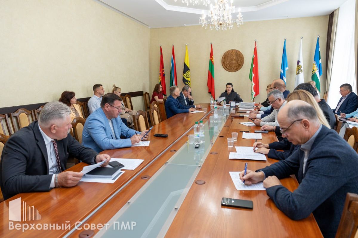 Президиум Верховного Совета дополнил повестку пленарного заседания на 7 октября