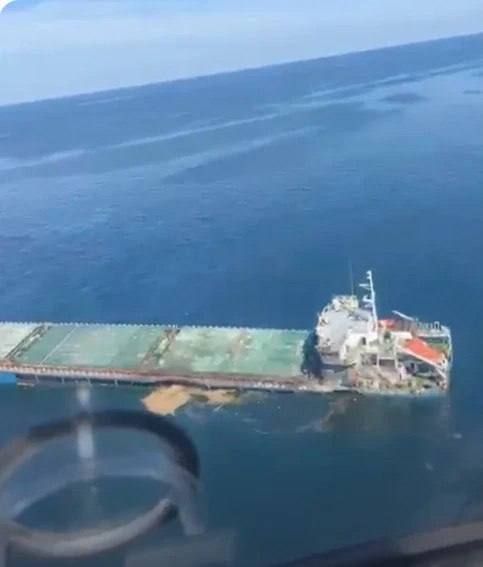 Сегодня днем Вооруженными Силами Российской Федерации продолжено нанесение ударов беспилотными летательными аппаратами по портовой инфраструктуре Украины и морским судам, задействованным в доставке военных грузов на Украину