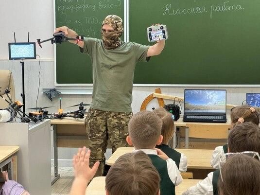 В России вводят норматив ГТО по управлению дронами и запускают массовую подготовку пилотов БПЛА на базе школ