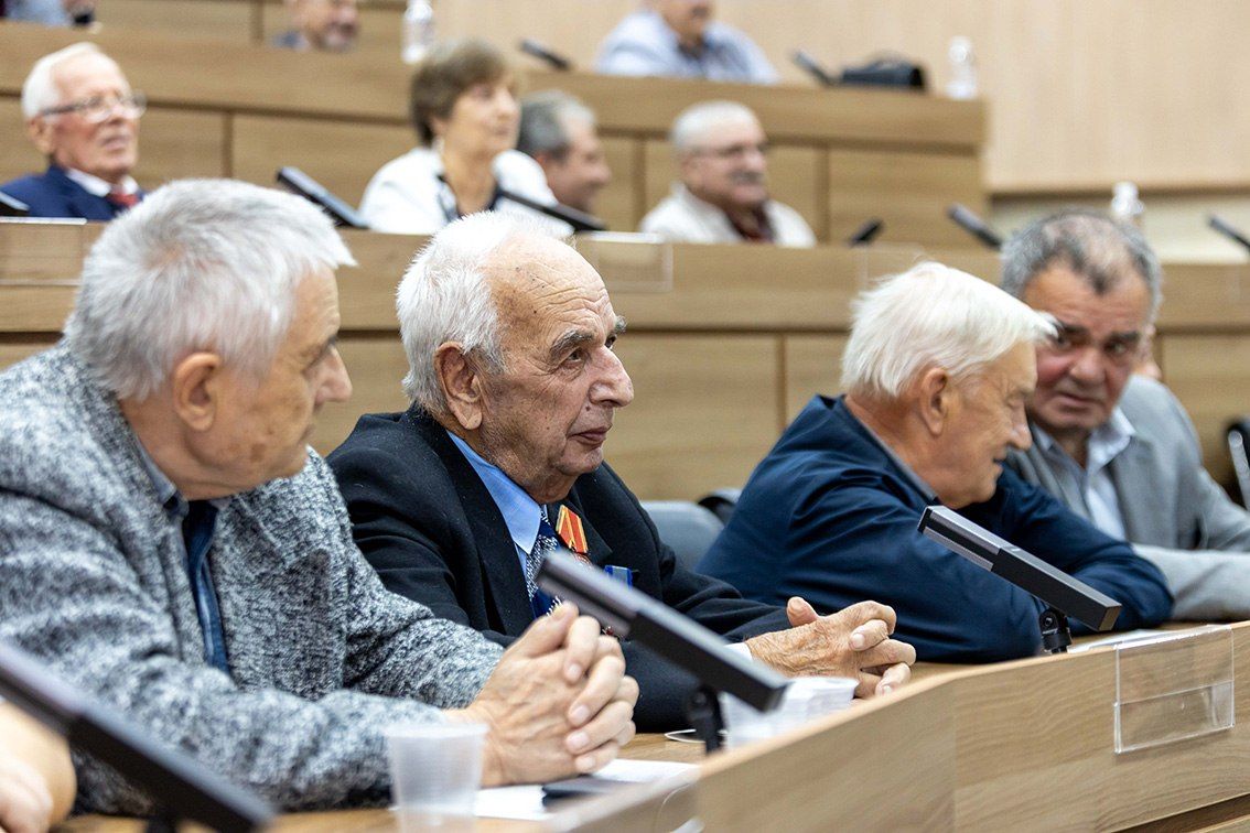 Нет, это не просто история, а обстоятельства, факты, связанные с созданием самого важного для нас… Те, кто стоял у истоков создания республики, подготовили книгу: «ПМР. Создание государственности. 1988-1995 годы»