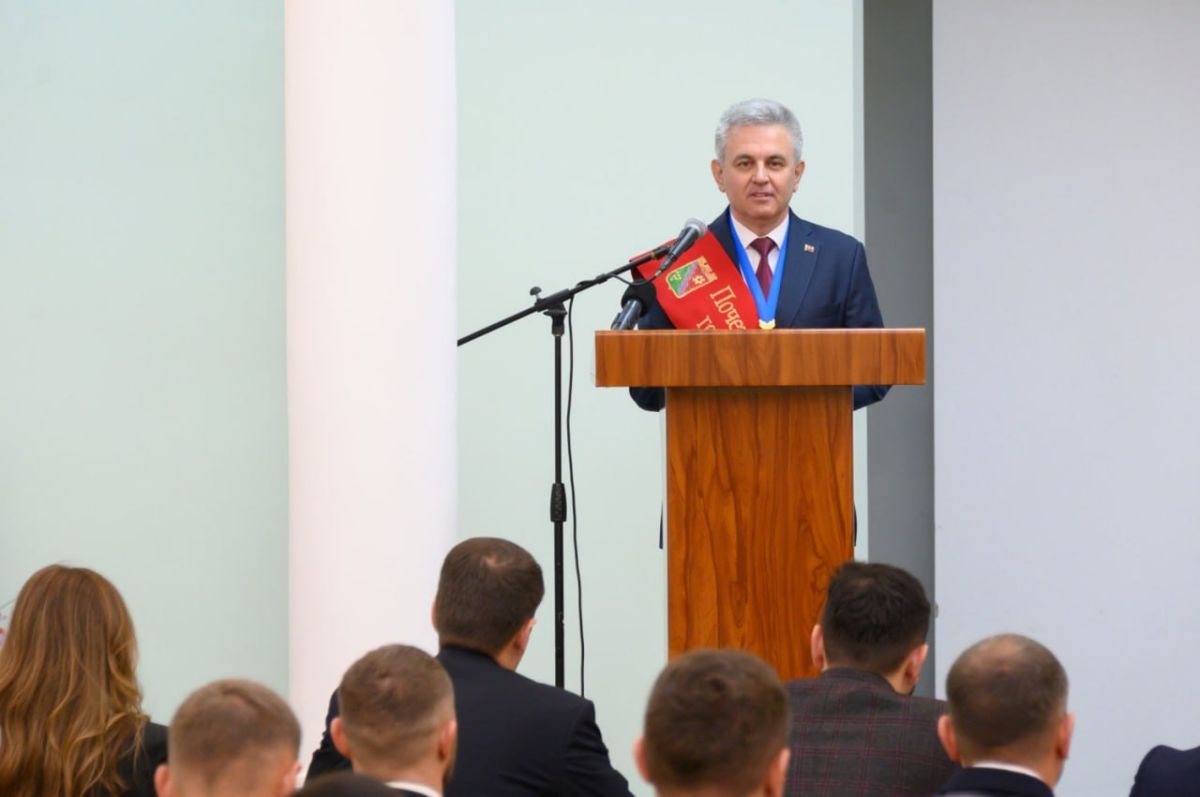 И что характерно – тоже обращаю ваше внимание – прошло 234 года, но Тирасполь, несмотря на все геополитические изменения мирового характера, никогда не менял своего вектора