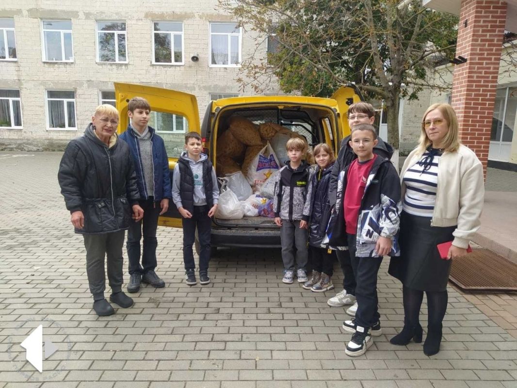 Дубоссарские школьники помогают четвероногим