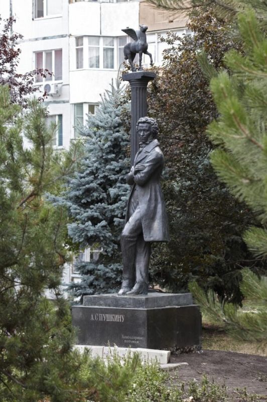 История автора, чьё резцовое мастерство подарило нашему городу один из его главных символов