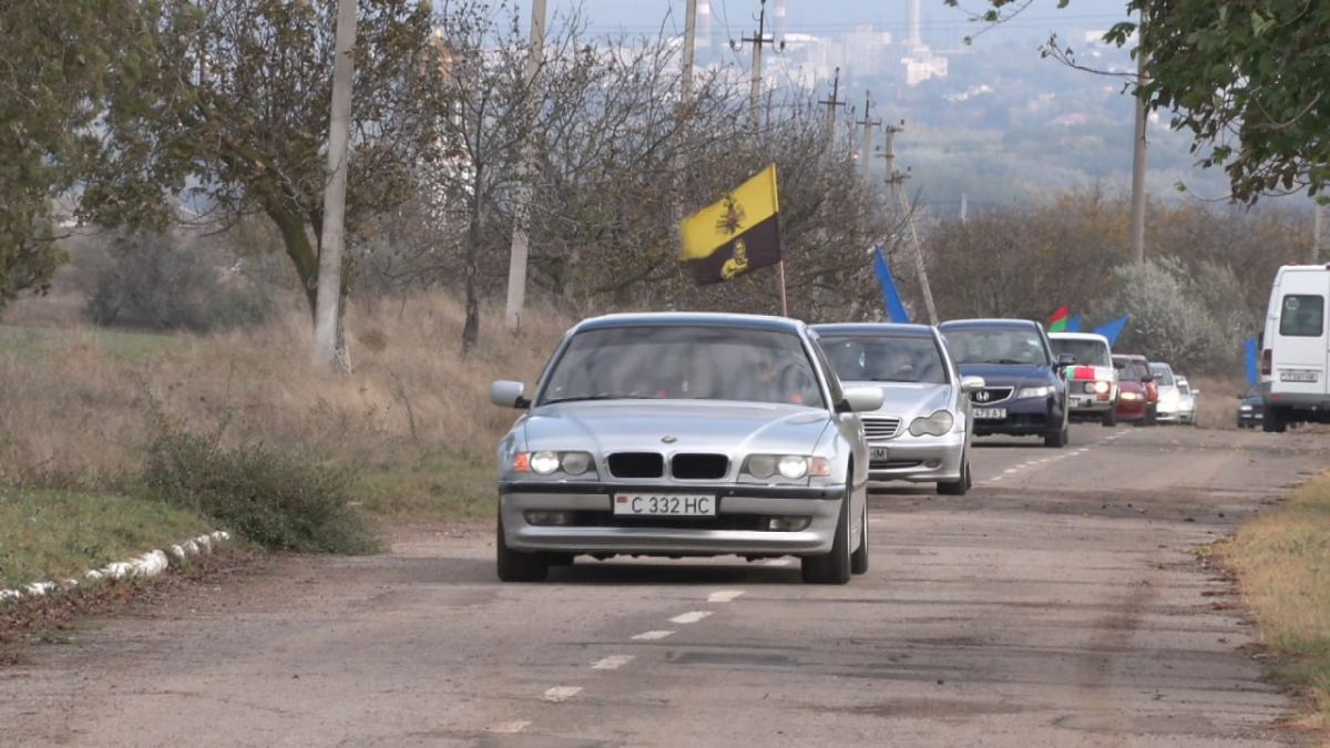 По Бендерам с ветерком. Преподаватели и студенты Бендерского политеха в пятый раз провели автопробег ко Дню автомобилиста
