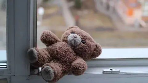 Двухлетний малыш выпал из окна четвёртого этажа в Бендерах